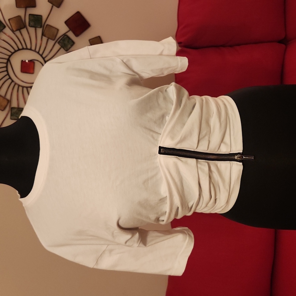 MANIERE DE VOIR Crop Top with front exposed zipper